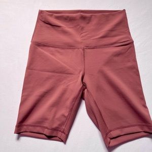 pink lululemon align 8” shorts💗